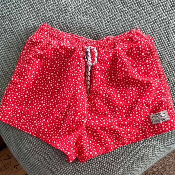 Surf Club: Big Wave Fun Red Polka Dot Men’s swim Shorts - Picture 1 of 4